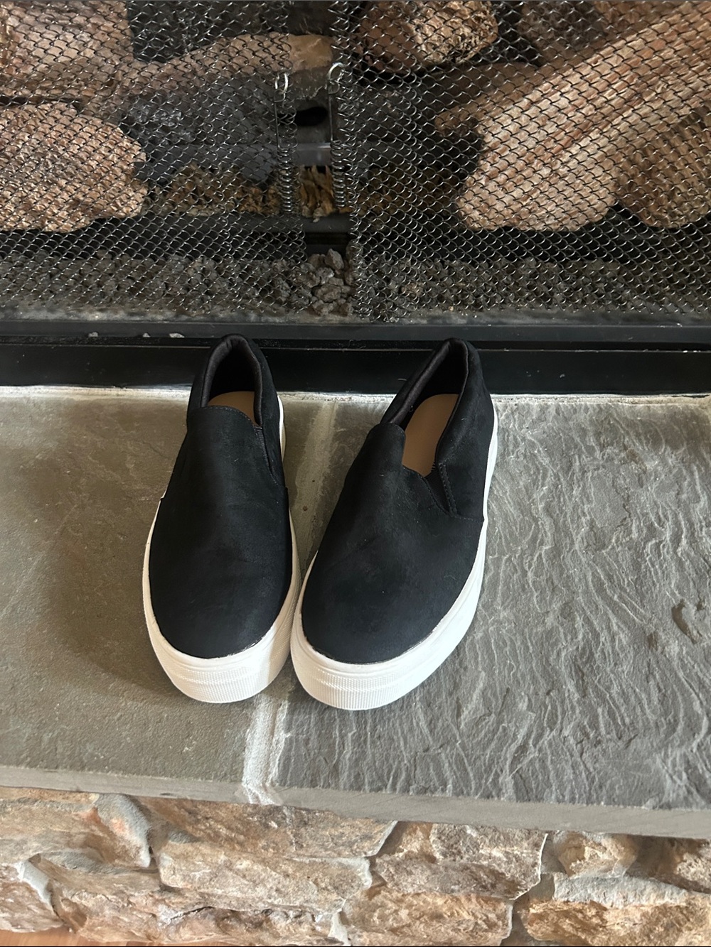 Cushionaire - Black Slip-On Platform Sneakers with White Sole. Suede SIZE 7
